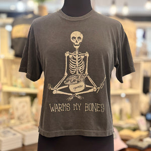• GUMBO WARMS MY BONES CROP TEE