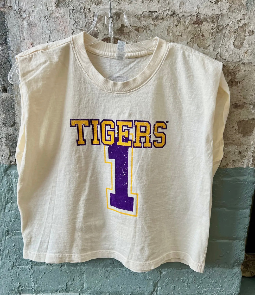 • TIGERS 1 MUSCLE TEE