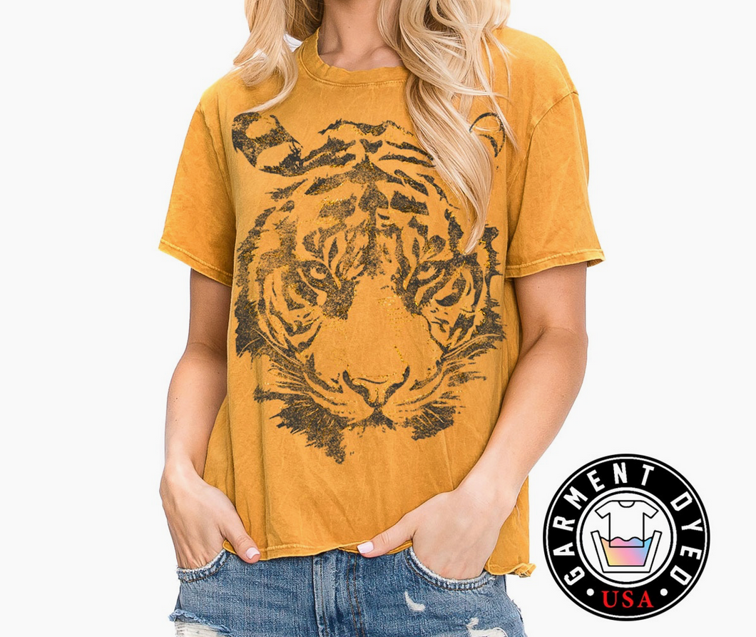 • MINERAL WASHED CROP TIGER TEE IN GOLD
