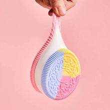 Load image into Gallery viewer, • SQUEEZESQUAD SANDWICH COOKIE SQUISHY

